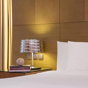 King Suite High Floor or Club Lounge Access